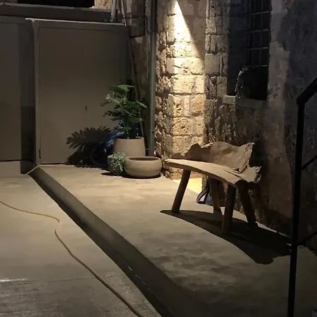 Villa Three Dots Boutique