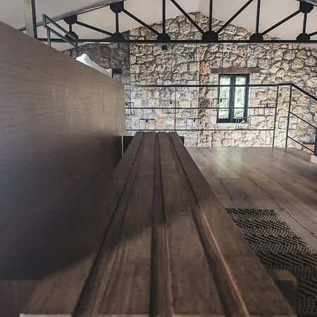 Three Dots Boutique Souli