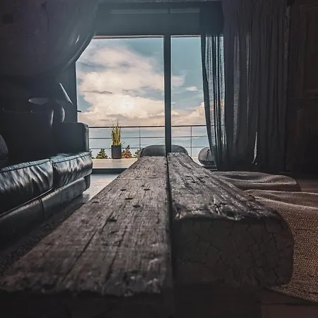 Villa Three Dots Boutique *