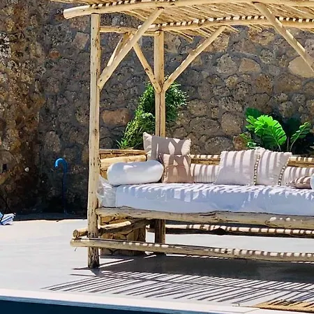 Villa Three Dots Boutique