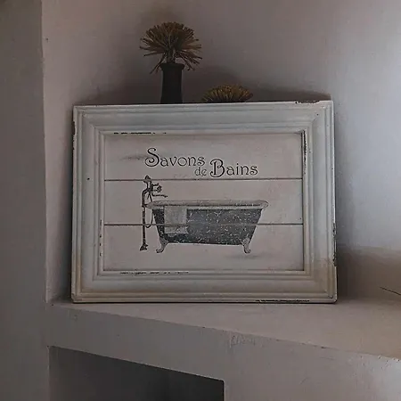 Βίλα Three Dots Boutique