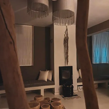 Villa Three Dots Boutique