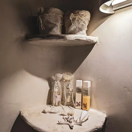 Βίλα Three Dots Boutique