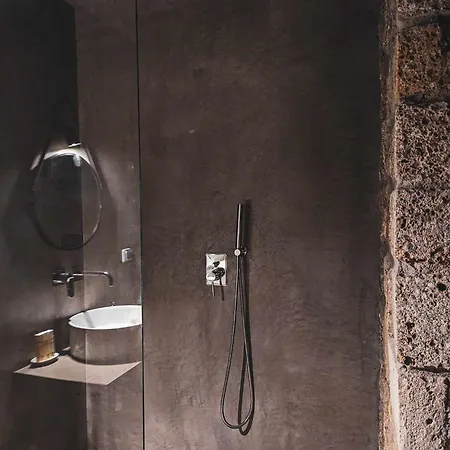 Villa Three Dots Boutique