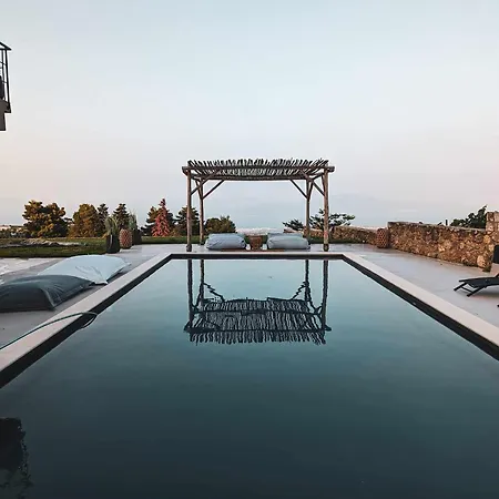 Villa Three Dots Boutique