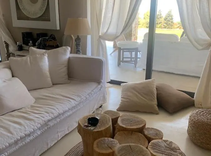 Three Dots Boutique Souli