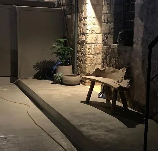 Villa Three Dots Boutique