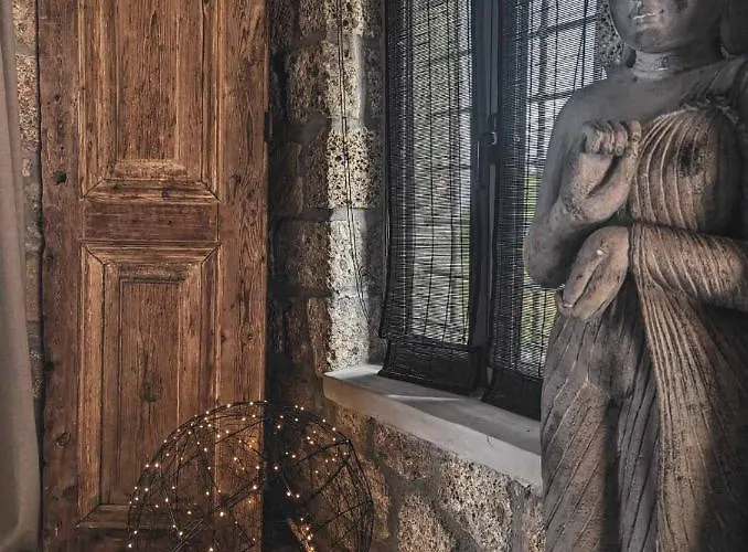 Villa Three Dots Boutique Souli