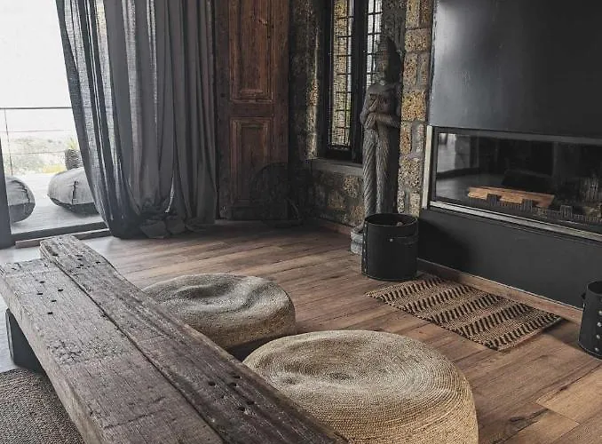 Three Dots Boutique *