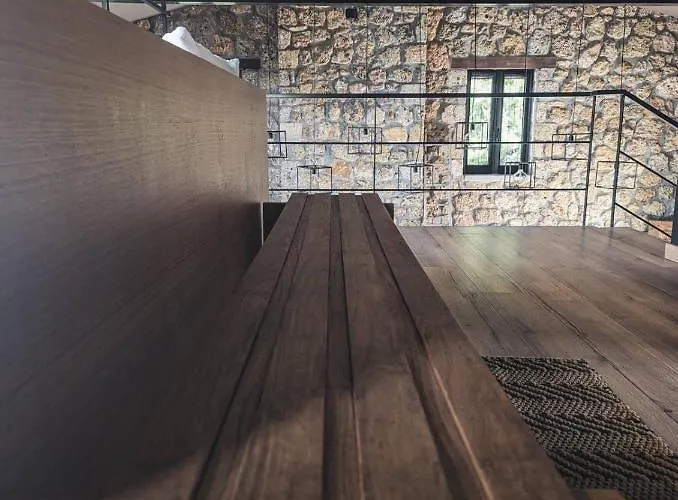 Three Dots Boutique Souli