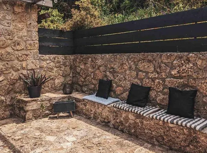 Three Dots Boutique *