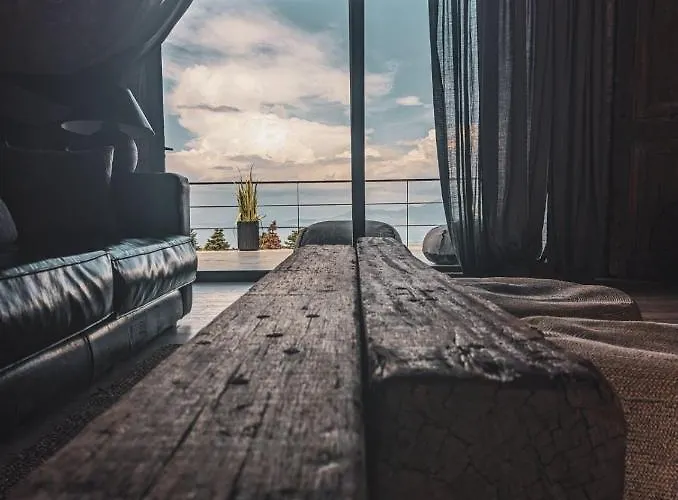 Villa Three Dots Boutique *