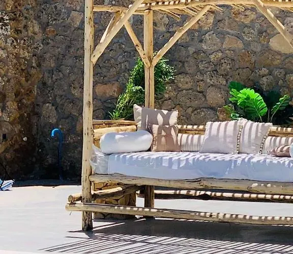 Villa Three Dots Boutique