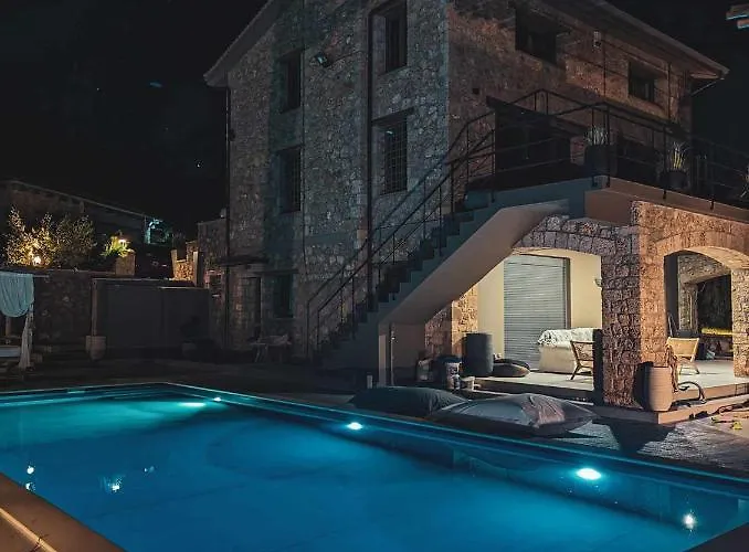 Villa Three Dots Boutique *