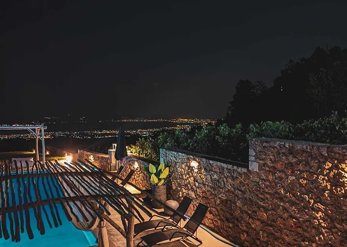 ヴィラ Three Dots Boutique