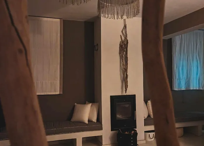 Villa Three Dots Boutique