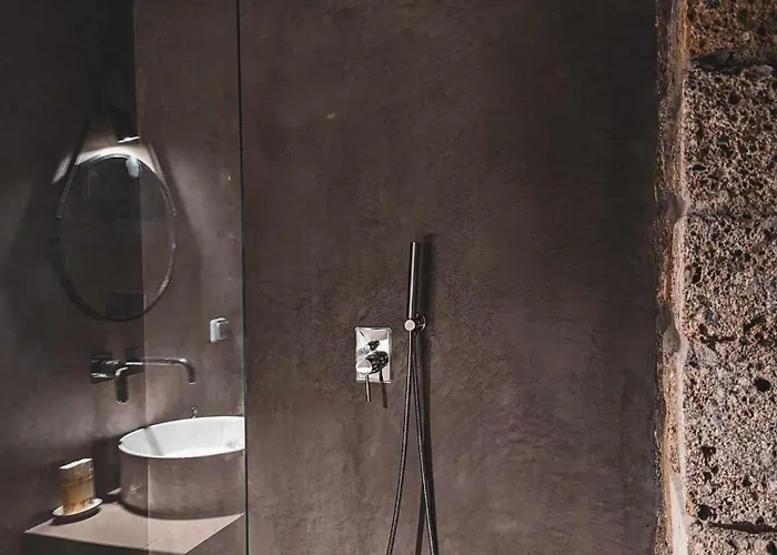 ヴィラ Three Dots Boutique