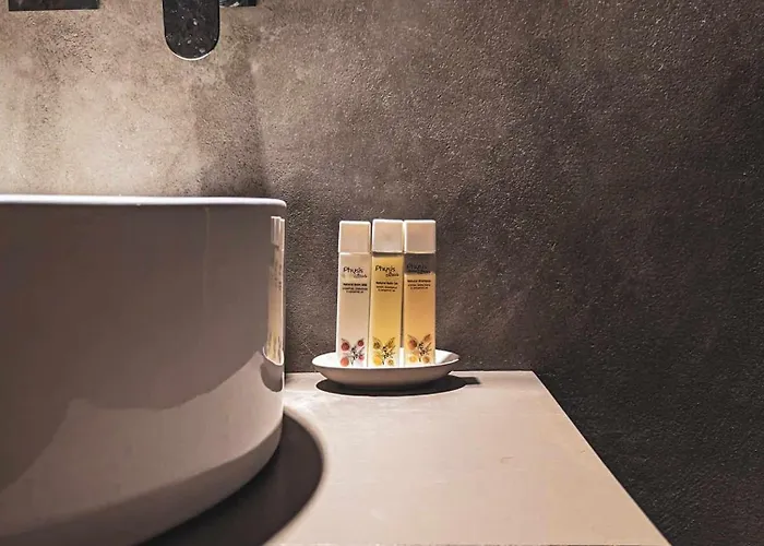 Three Dots Boutique Souli