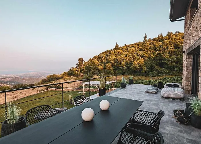 Three Dots Boutique *