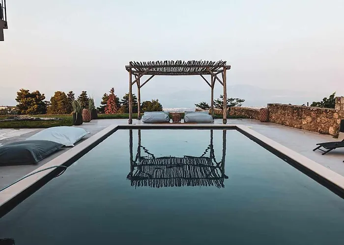 Villa Three Dots Boutique